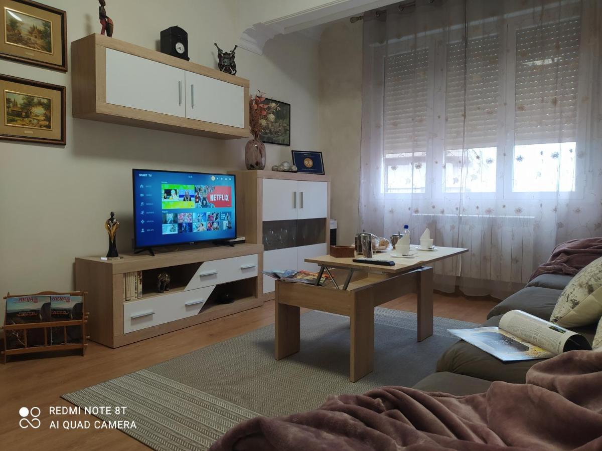 Gonzalo De Berceo 15 " Calidad-Sobrio" And " Free Private Parking " Apartment โลโกรโญ ภายนอก รูปภาพ