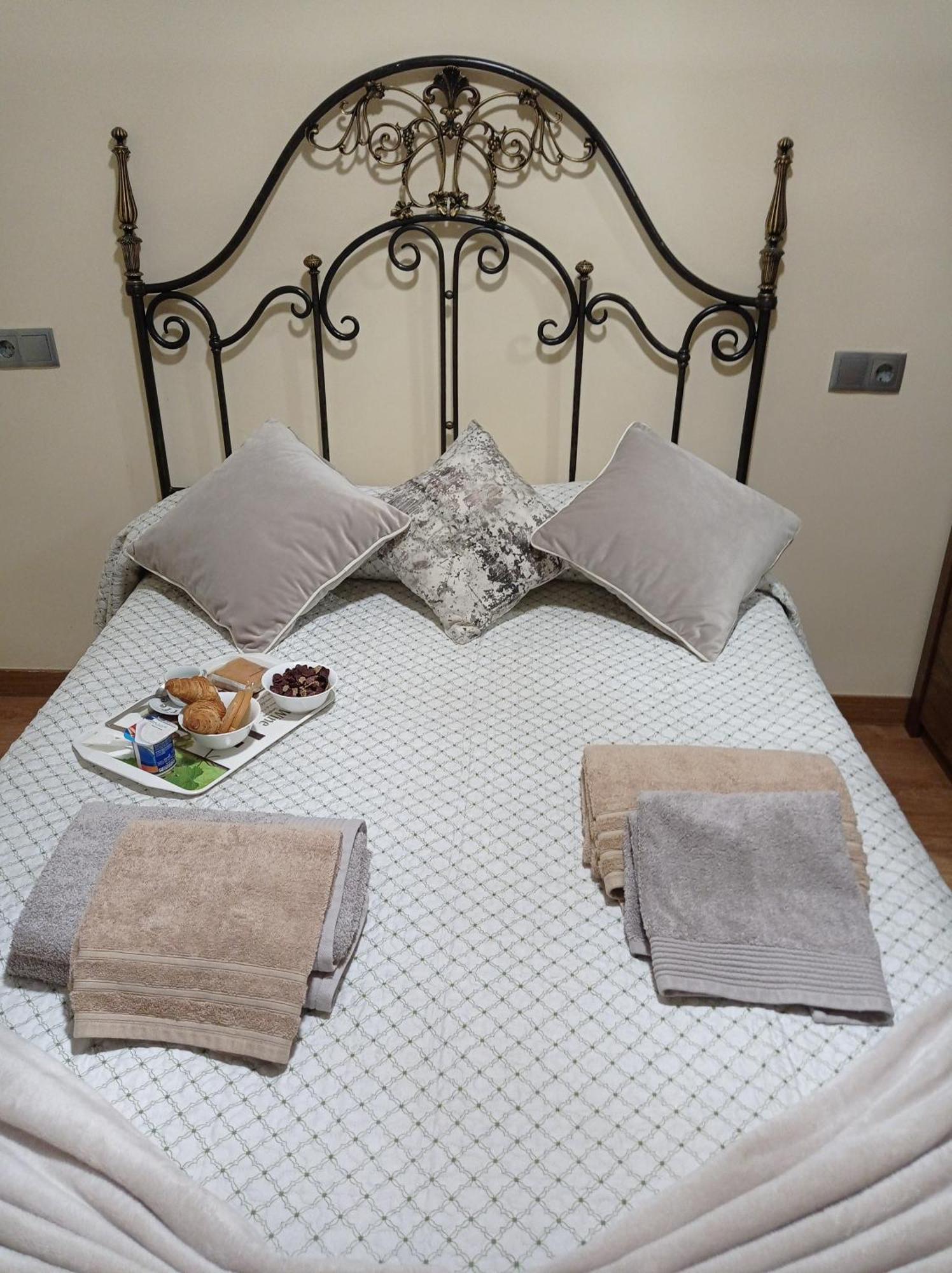 Gonzalo De Berceo 15 " Calidad-Sobrio" And " Free Private Parking " Apartment โลโกรโญ ห้อง รูปภาพ